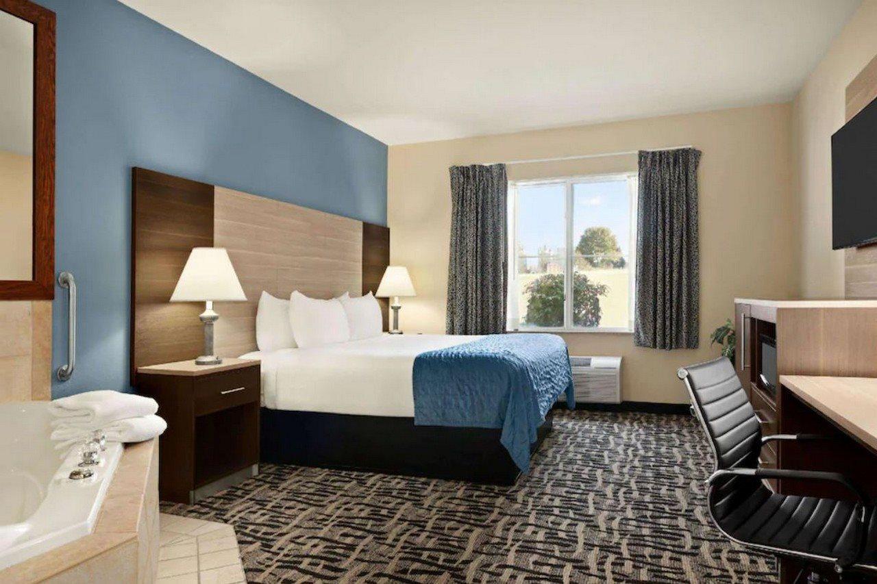 Baymont By Wyndham Ft. Leonard/Saint Robert Hotel Buitenkant foto