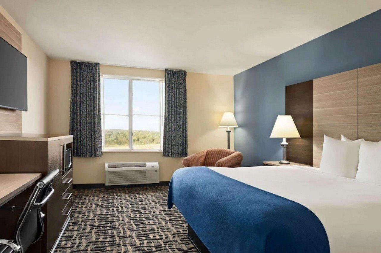 Baymont By Wyndham Ft. Leonard/Saint Robert Hotel Buitenkant foto