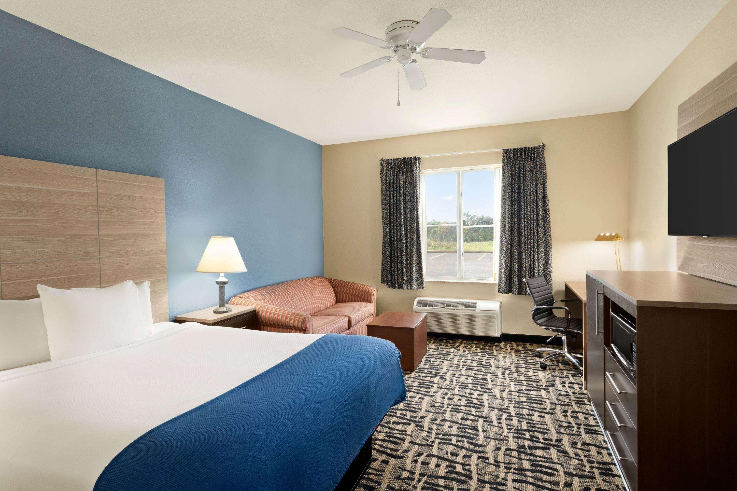 Baymont By Wyndham Ft. Leonard/Saint Robert Hotel Buitenkant foto