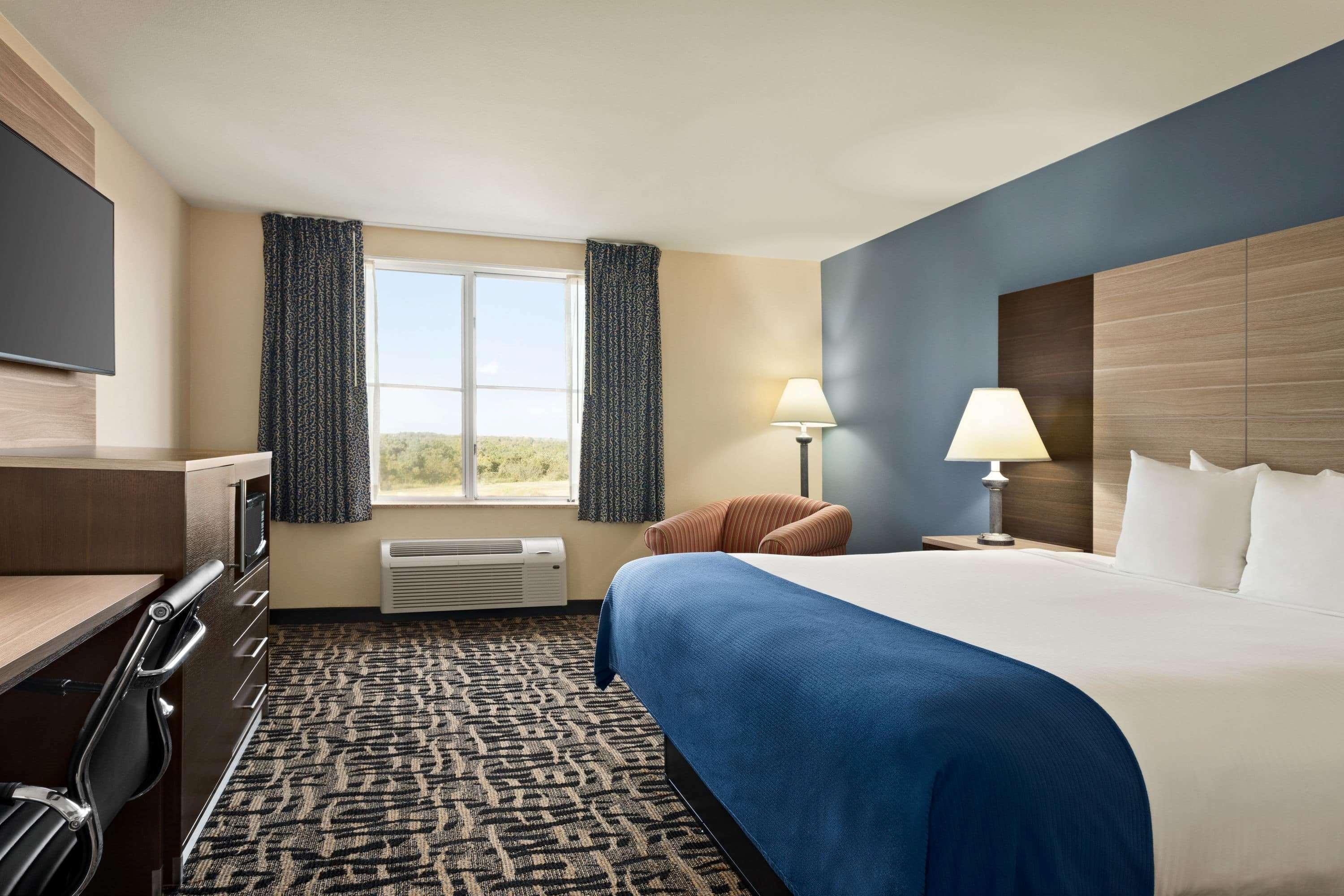 Baymont By Wyndham Ft. Leonard/Saint Robert Hotel Buitenkant foto