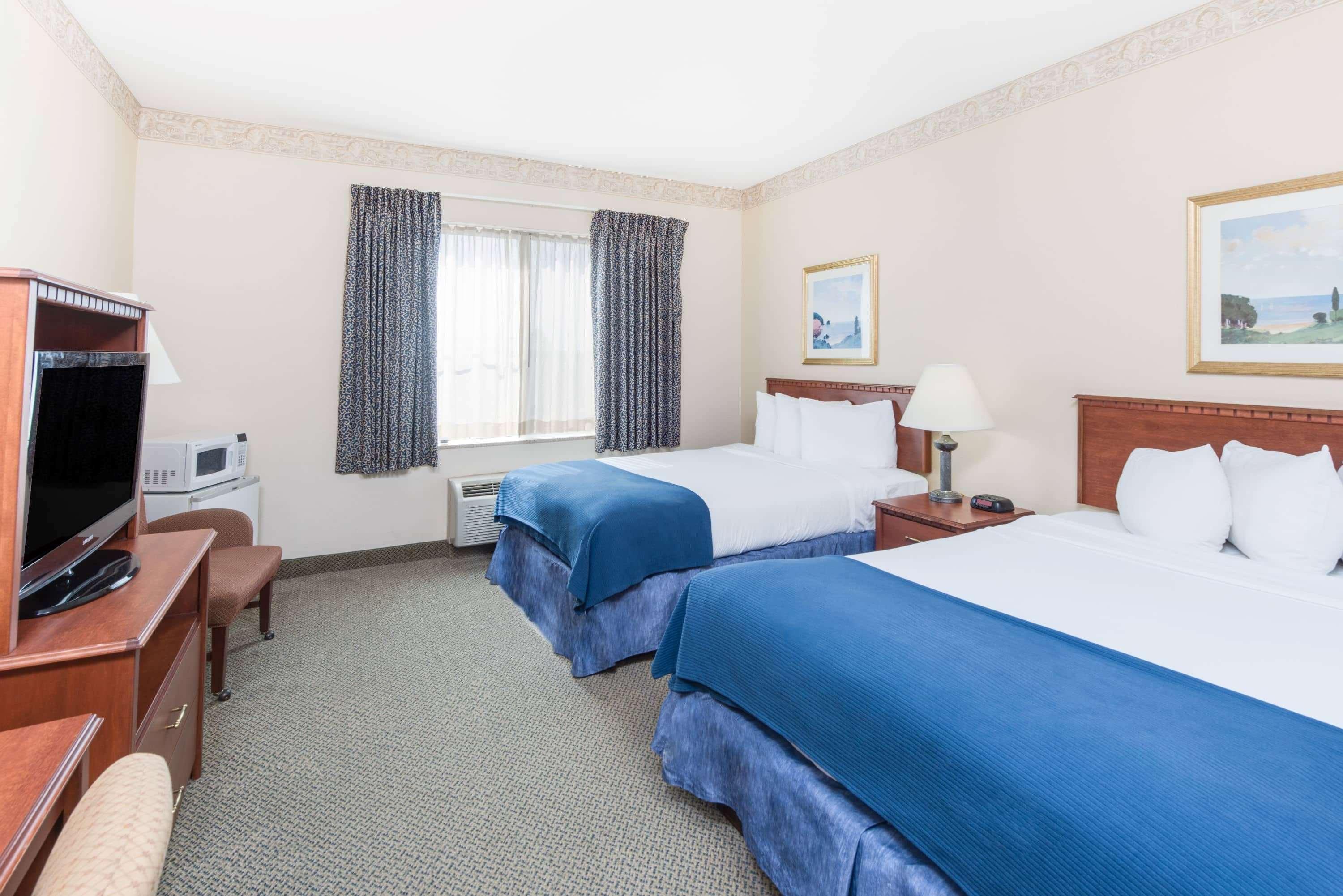 Baymont By Wyndham Ft. Leonard/Saint Robert Hotel Buitenkant foto