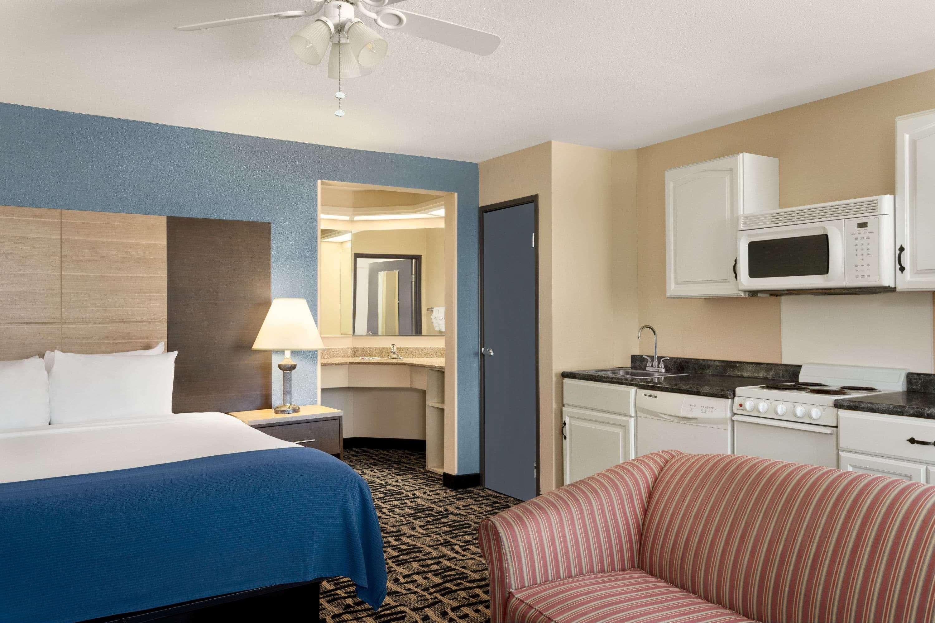 Baymont By Wyndham Ft. Leonard/Saint Robert Hotel Buitenkant foto