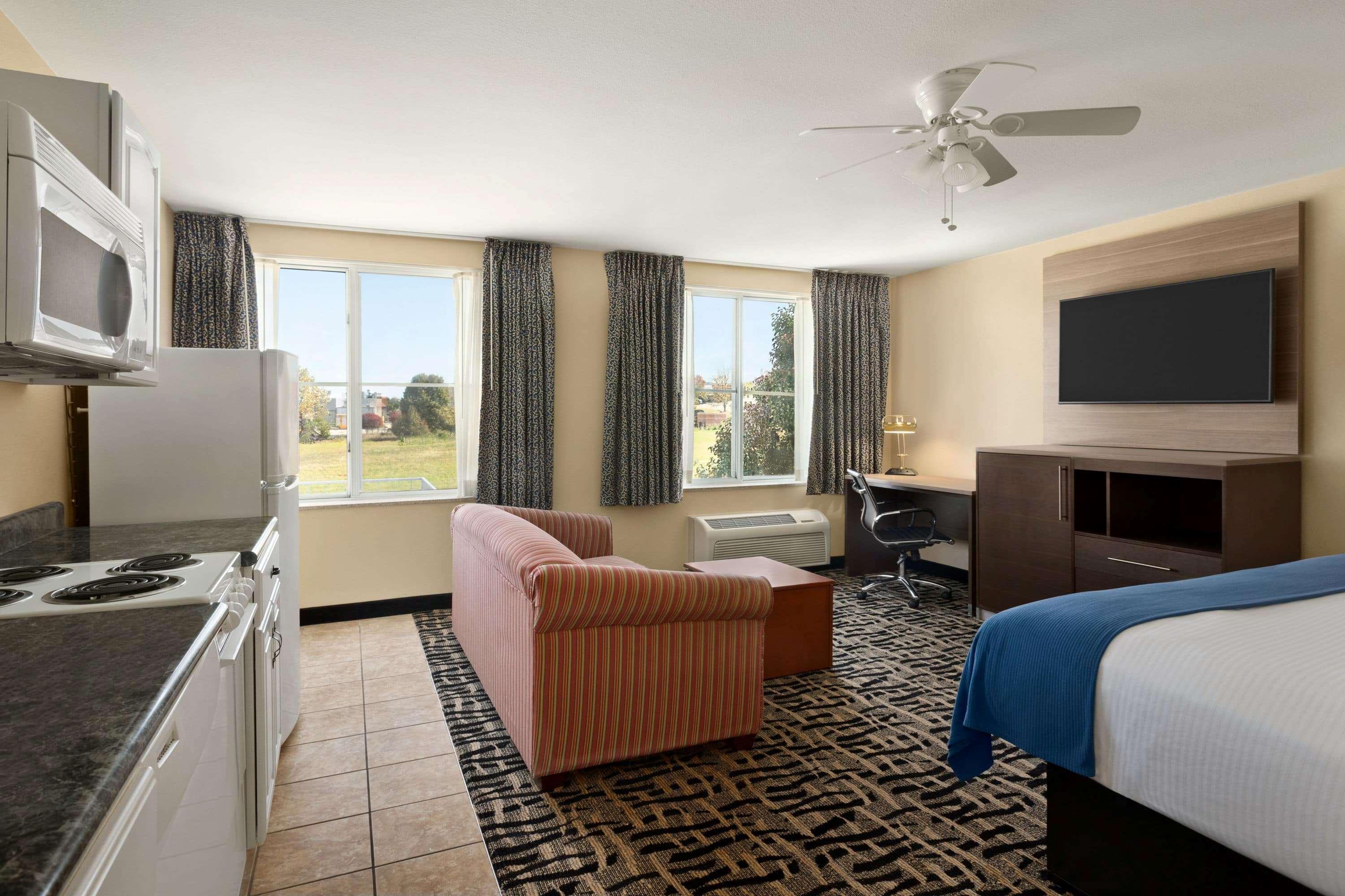 Baymont By Wyndham Ft. Leonard/Saint Robert Hotel Buitenkant foto
