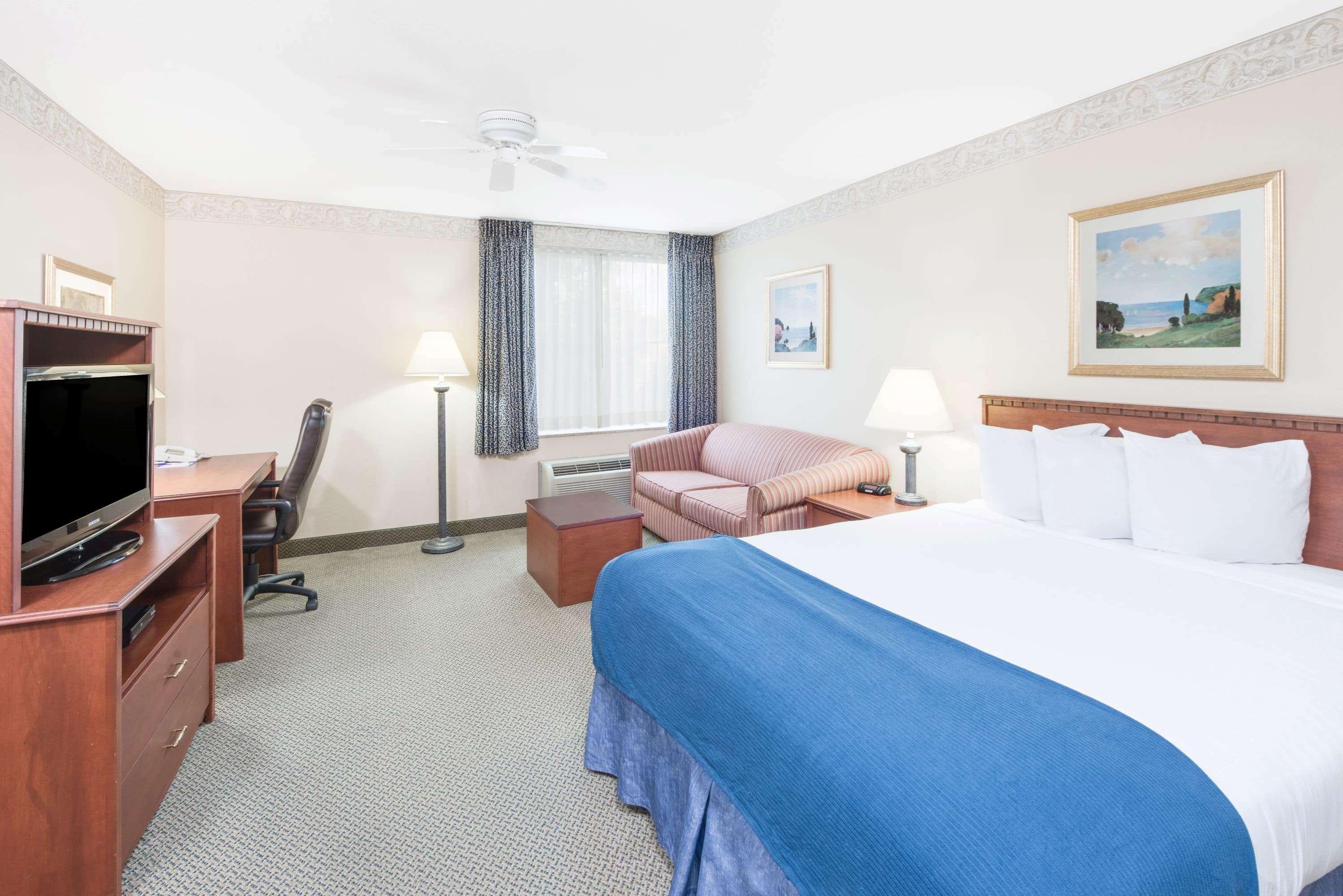 Baymont By Wyndham Ft. Leonard/Saint Robert Hotel Buitenkant foto